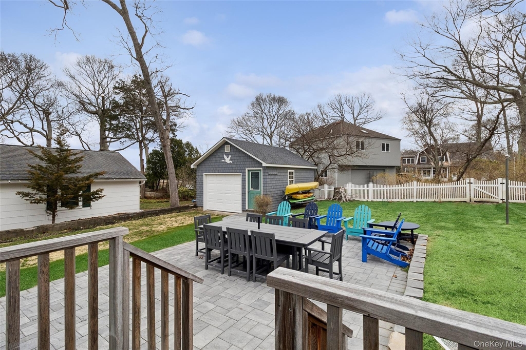 1050 Pine Avenue - Photo 3