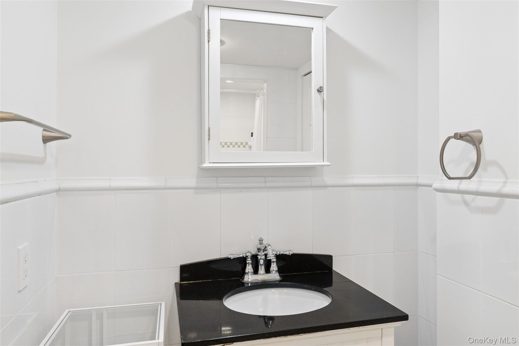 250 Oak Road - Photo 12
