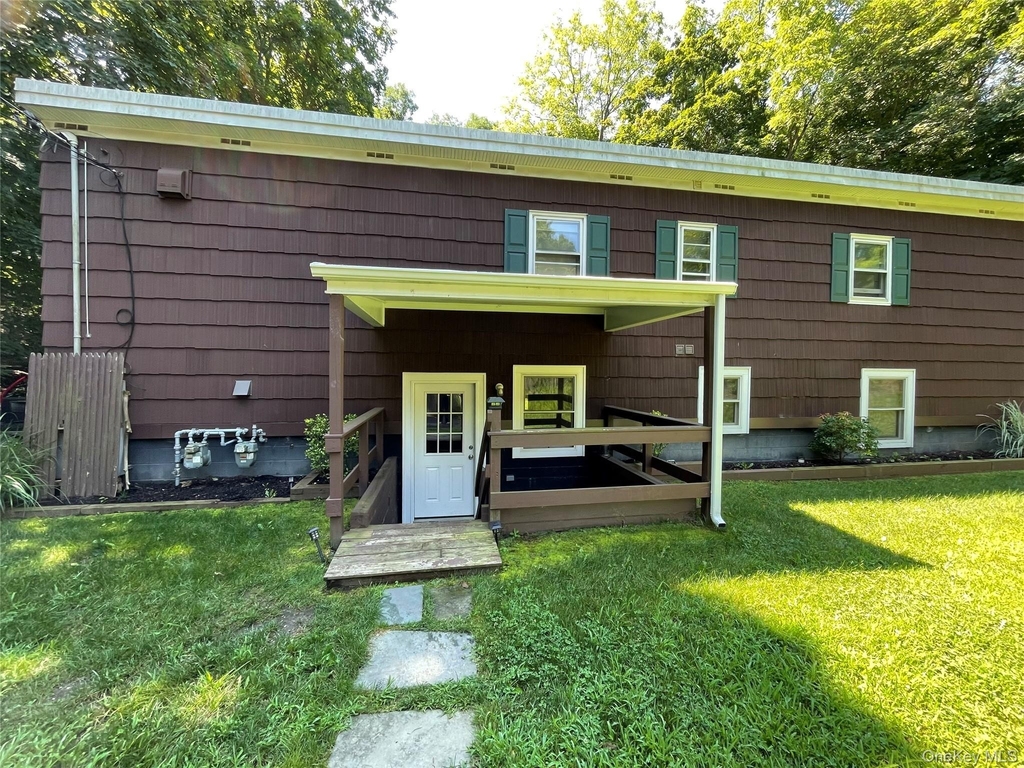 328 E Broadway - Photo 2