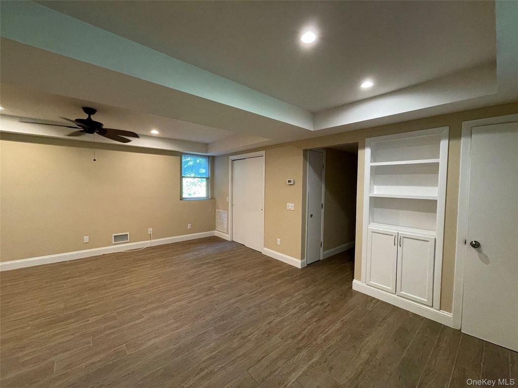 328 E Broadway - Photo 11