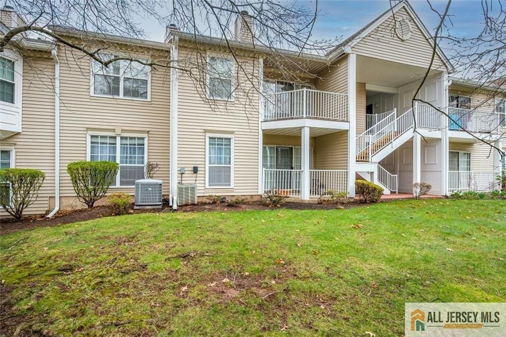 69 Amberly Court - Photo 0