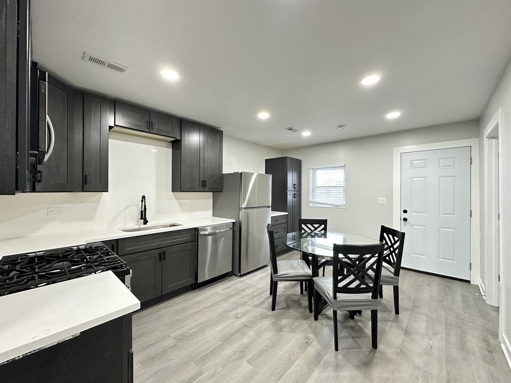 1937 W Grand Avenue - Photo 4