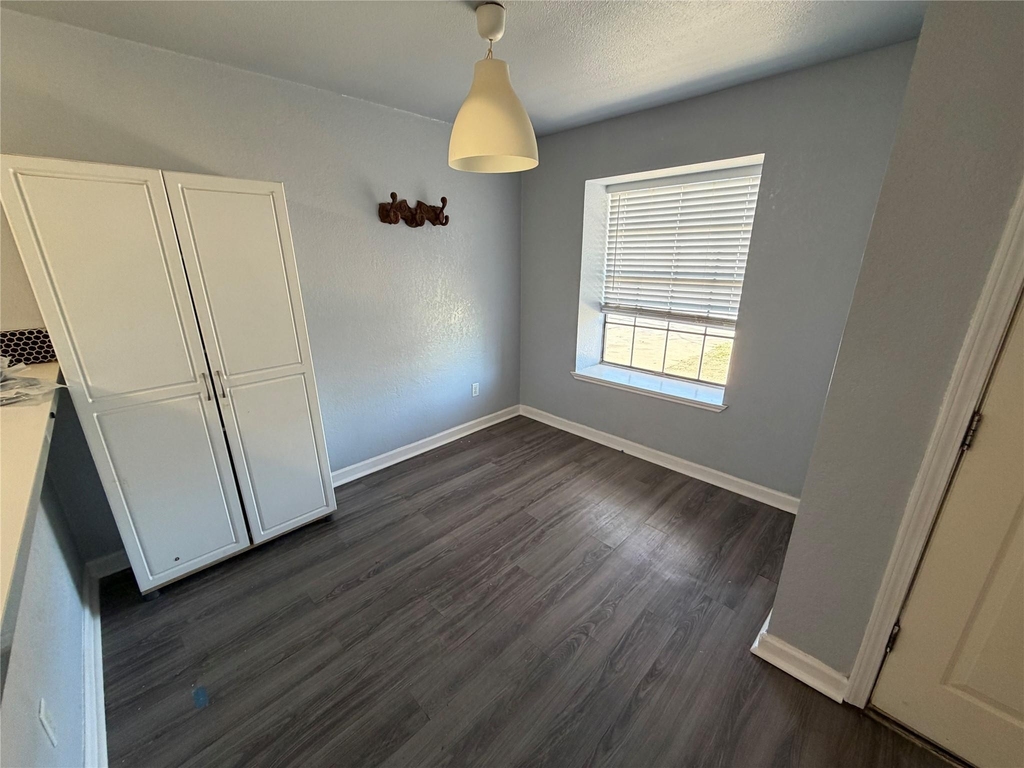 1431 Hyridge Cir - Photo 2