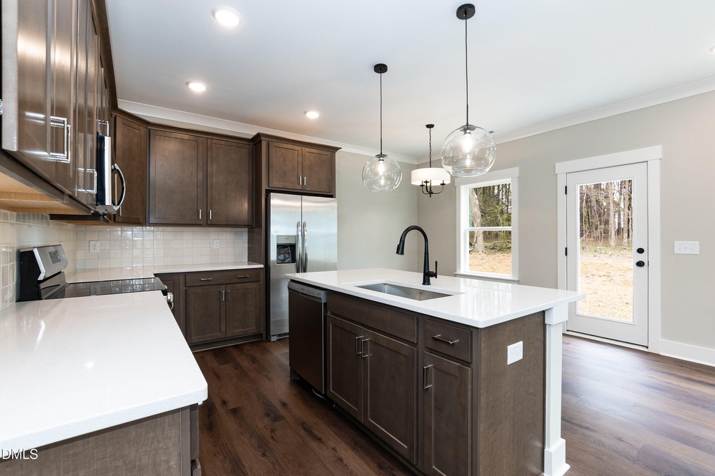 818 N Taylor Street - Photo 6