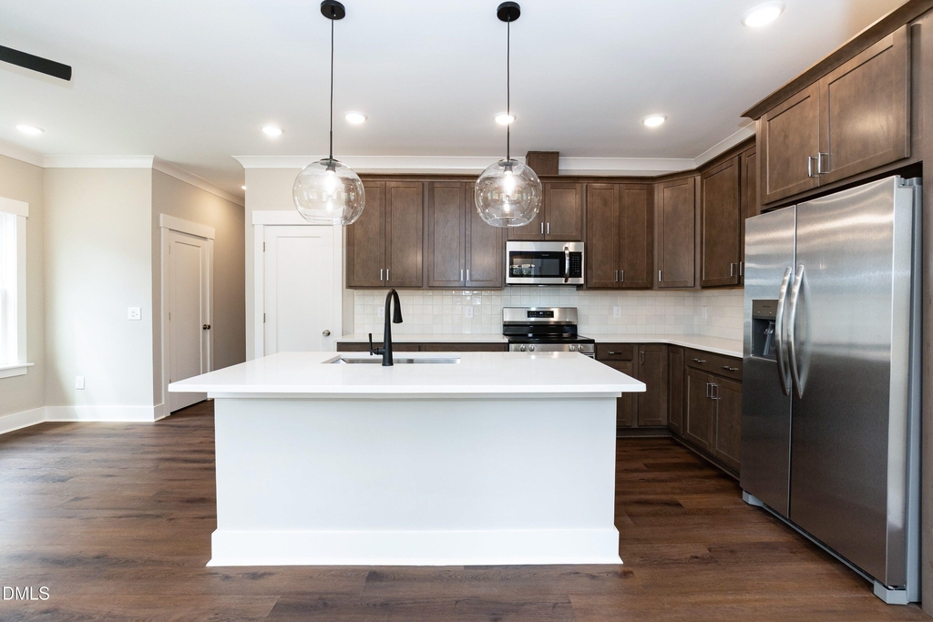 818 N Taylor Street - Photo 9