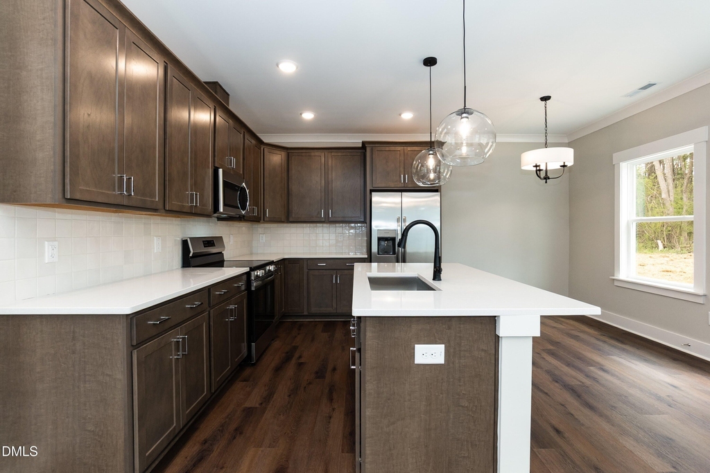 818 N Taylor Street - Photo 7