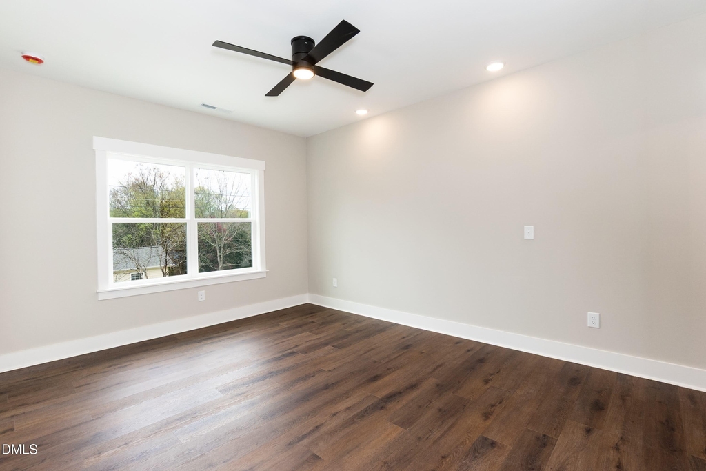 818 N Taylor Street - Photo 19