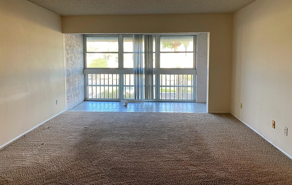 987 Sonesta Avenue Ne - Photo 2