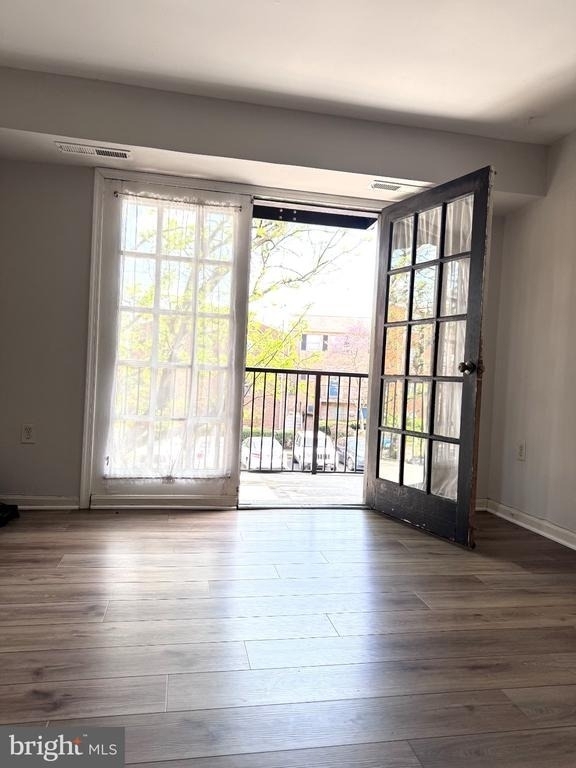 5929 Quantrell Avenue - Photo 4