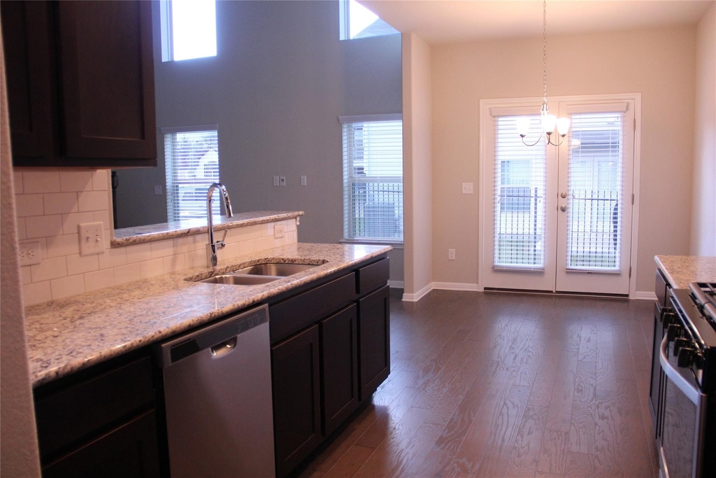 1612 Airedale Rd - Photo 8