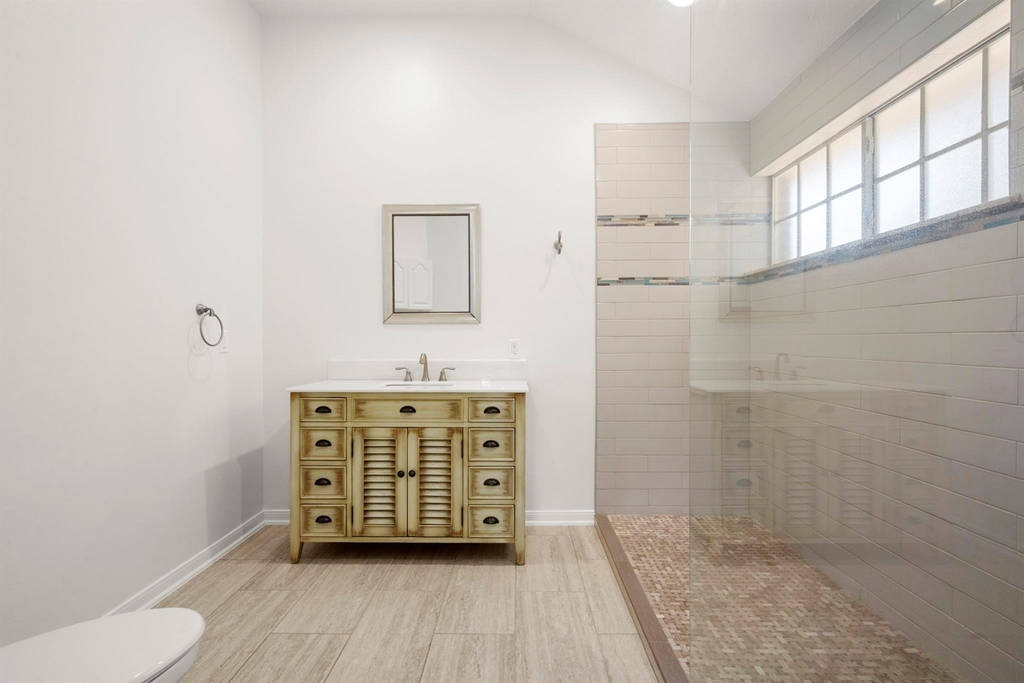 16014 Lakestone Drive - Photo 15