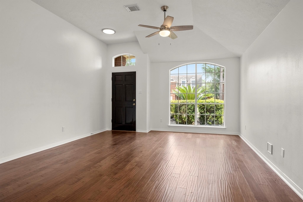 16014 Lakestone Drive - Photo 3