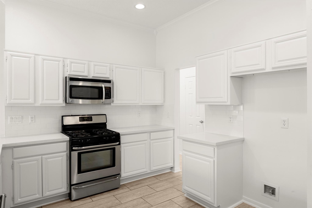 16014 Lakestone Drive - Photo 7