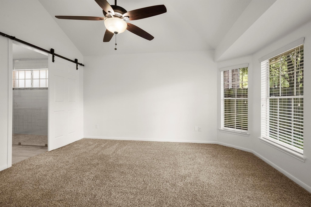 16014 Lakestone Drive - Photo 14
