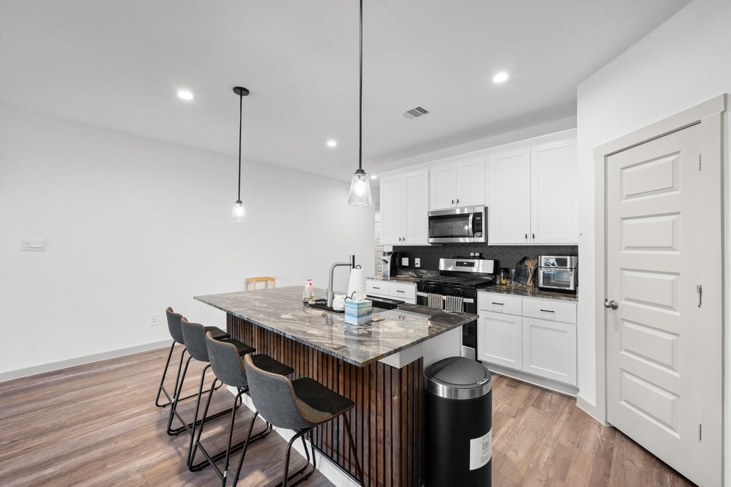1054 Great Barracuda Lane - Photo 10