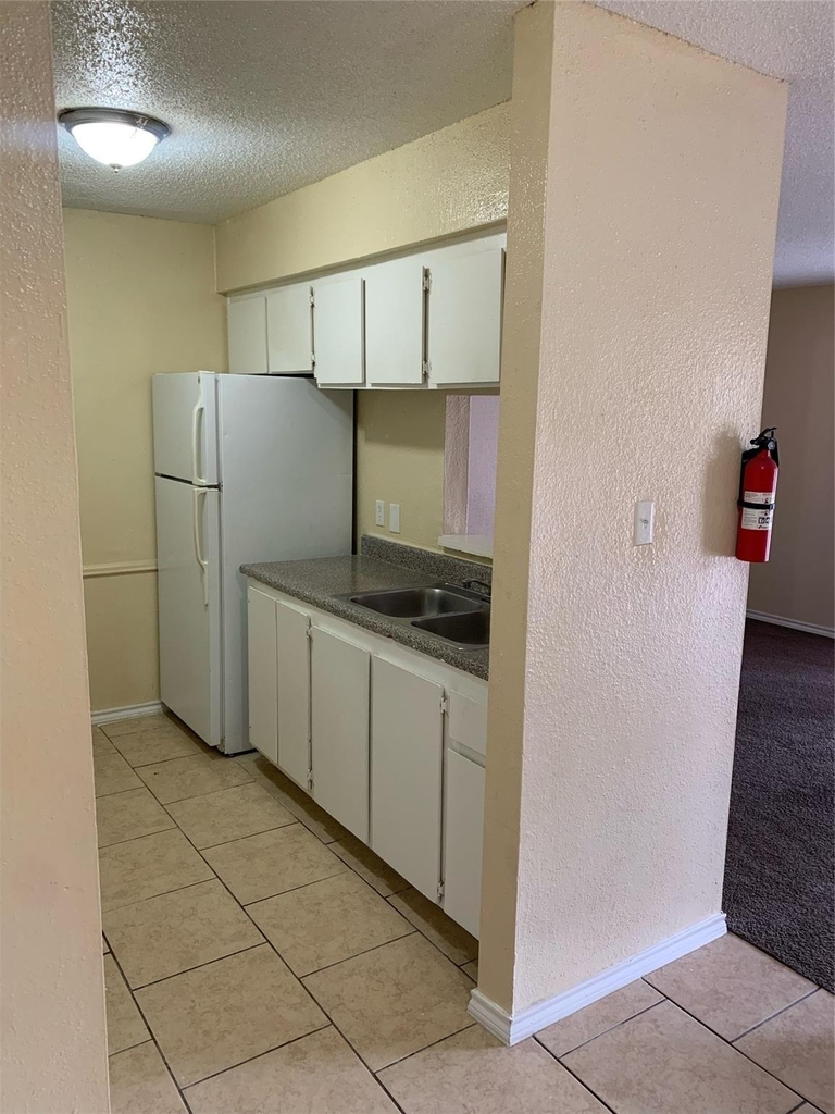 10110 Westview Drive - Photo 7