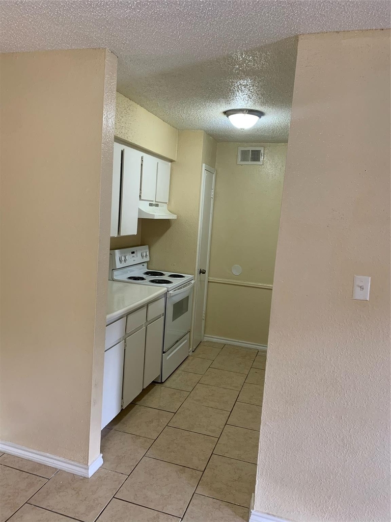 10110 Westview Drive - Photo 8