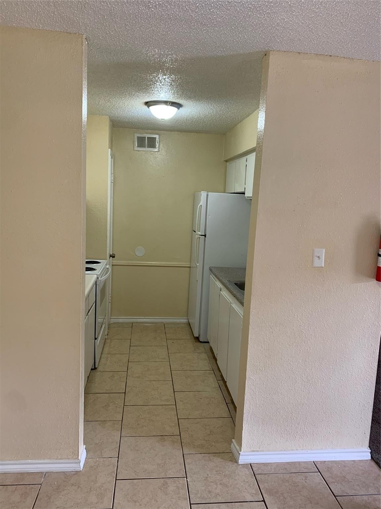 10110 Westview Drive - Photo 9
