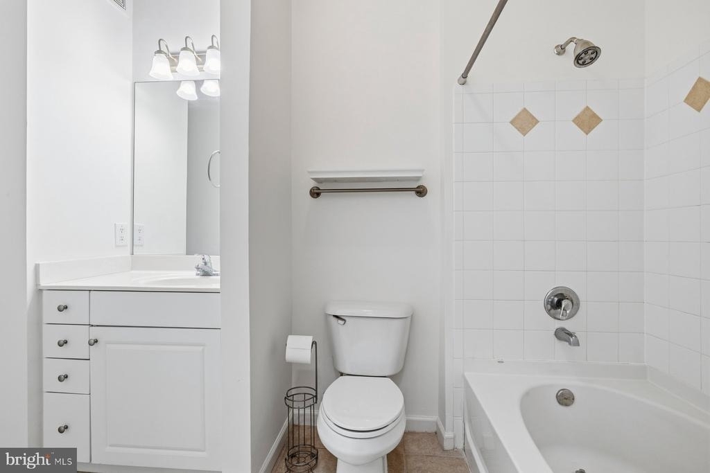 7 Booth Street - Photo 16