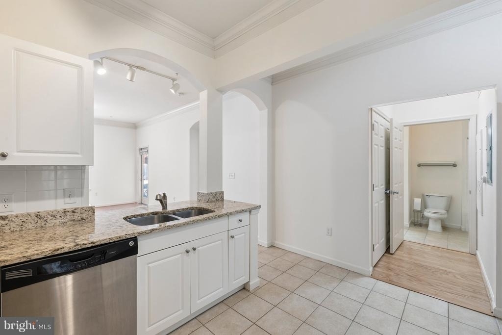 7 Booth Street - Photo 8