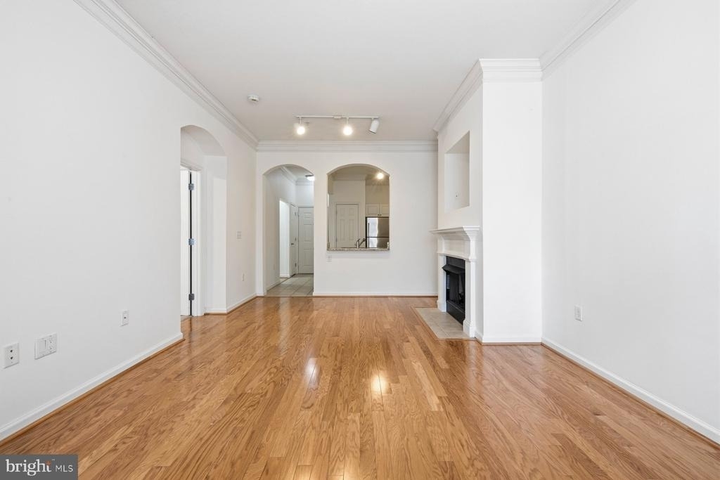7 Booth Street - Photo 11