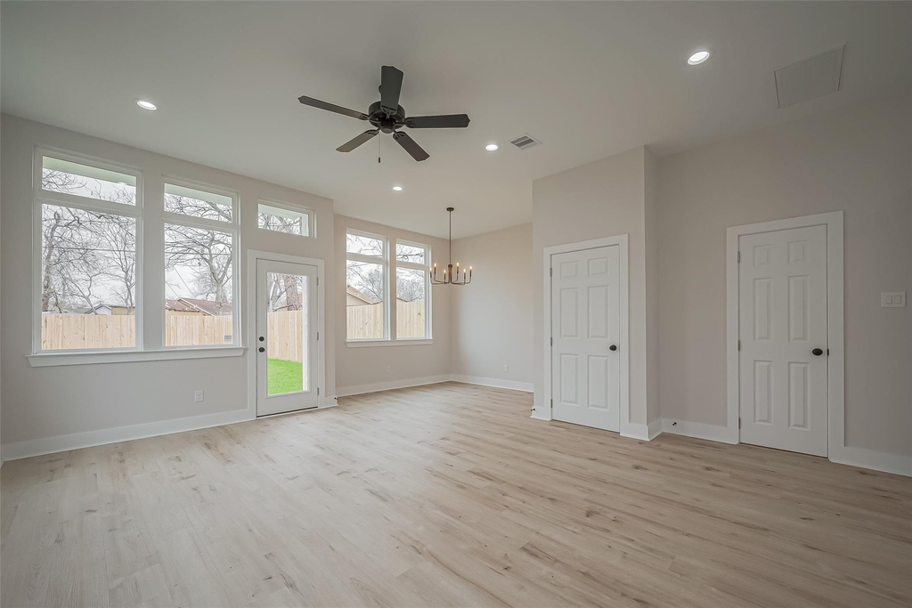 918 Saint Clair Street - Photo 6