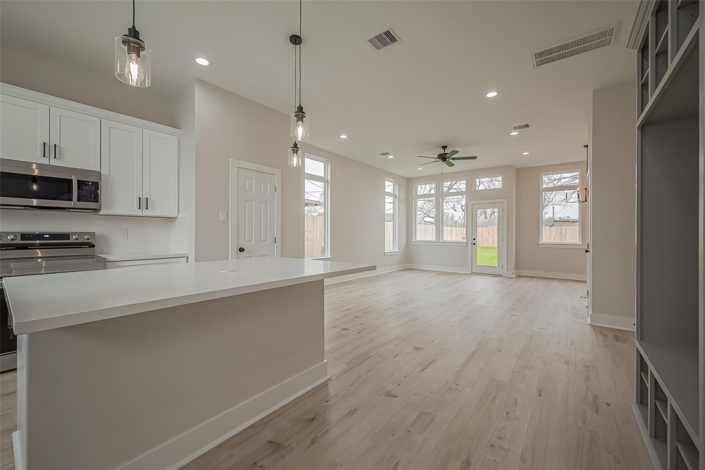 918 Saint Clair Street - Photo 5