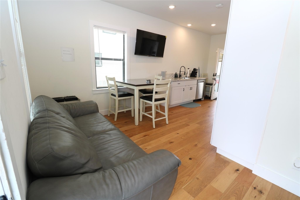 5506 Avenue Q 1/2 - Photo 7