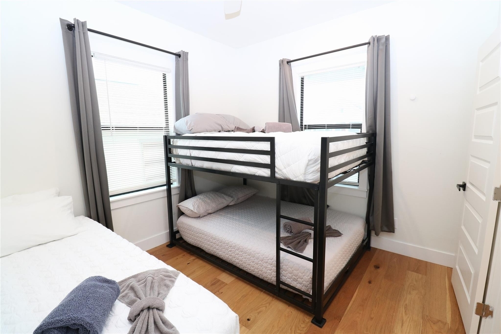 5506 Avenue Q 1/2 - Photo 11