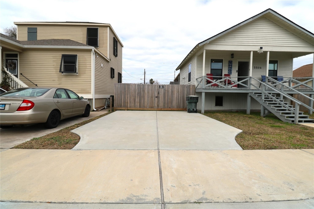 5506 Avenue Q 1/2 - Photo 3