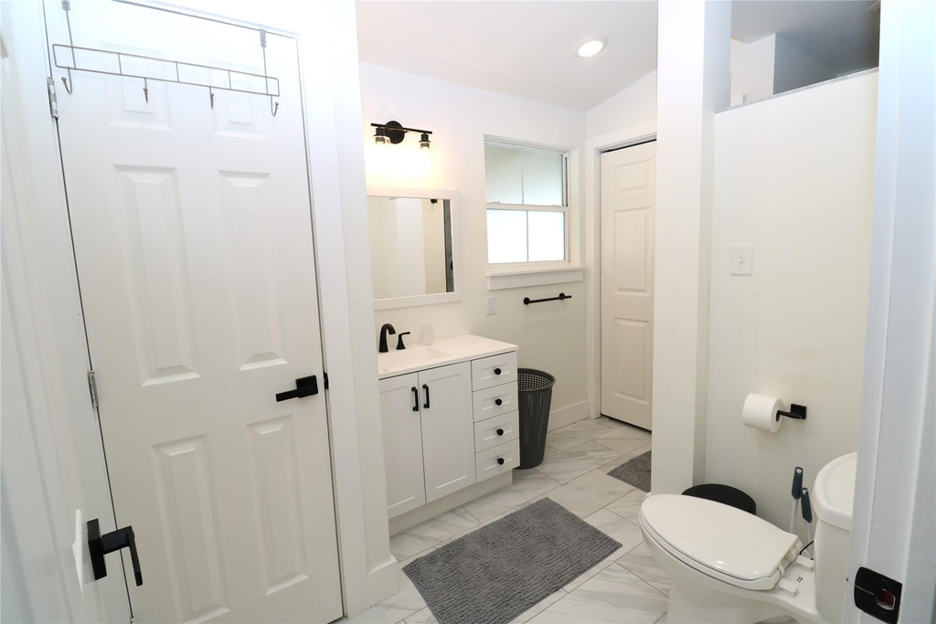 5506 Avenue Q 1/2 - Photo 12