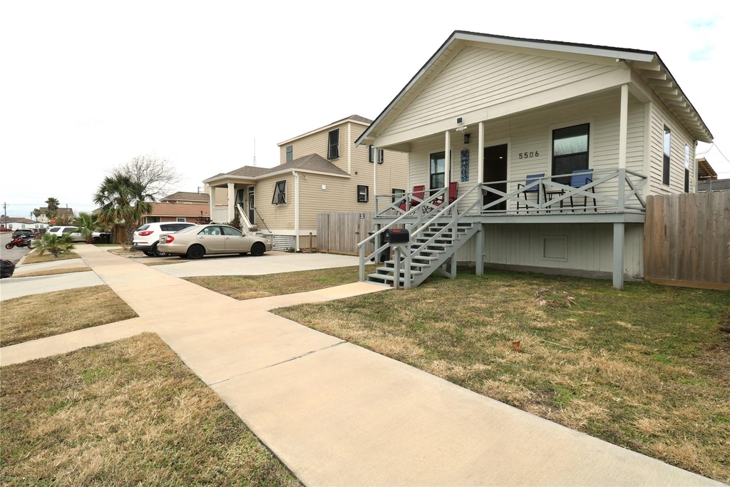 5506 Avenue Q 1/2 - Photo 4