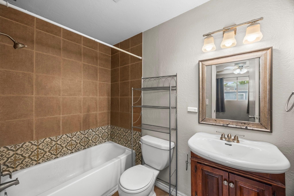 11002 Hammerly Boulevard - Photo 14