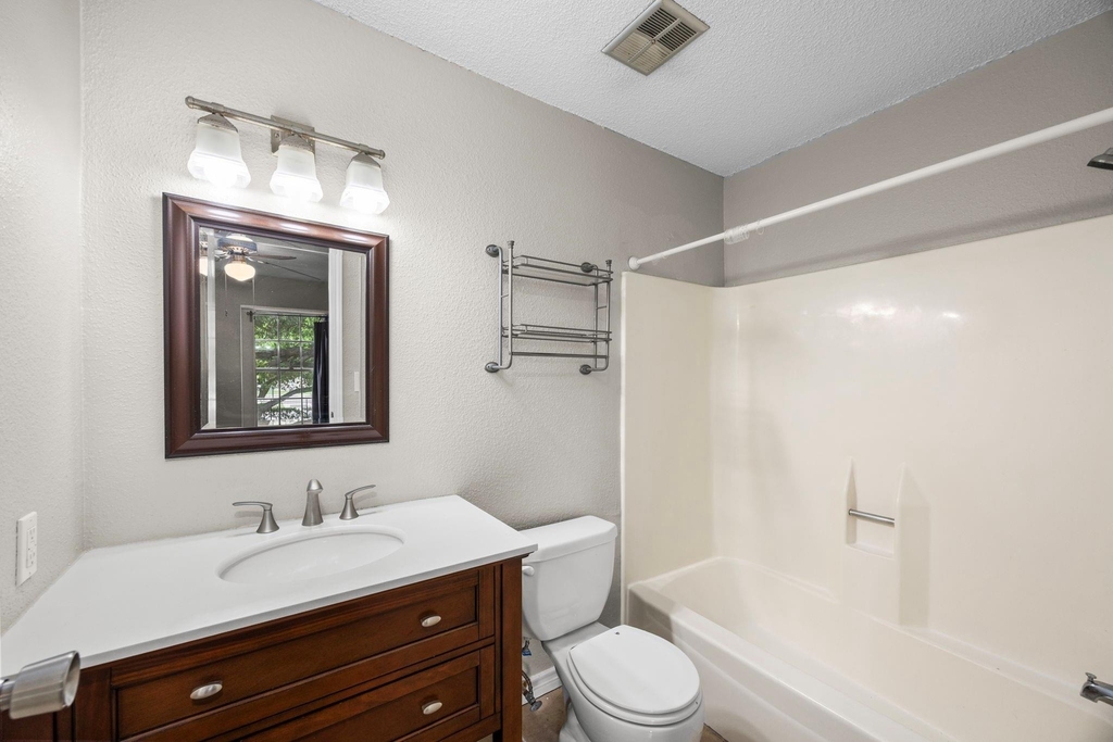 11002 Hammerly Boulevard - Photo 12