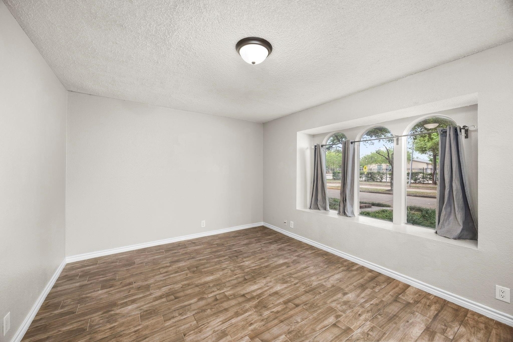 11002 Hammerly Boulevard - Photo 4