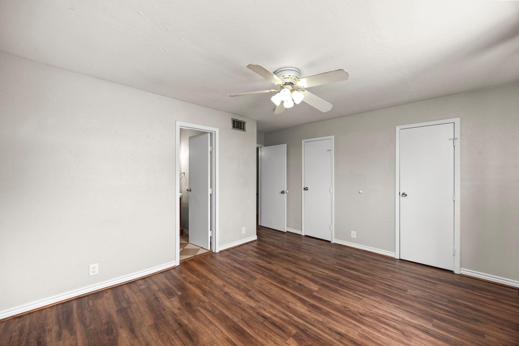 11002 Hammerly Boulevard - Photo 13