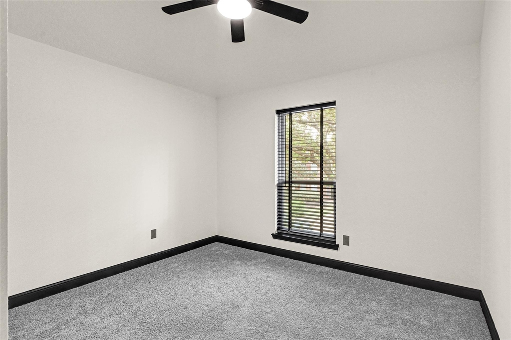 11915 Helene Court - Photo 15