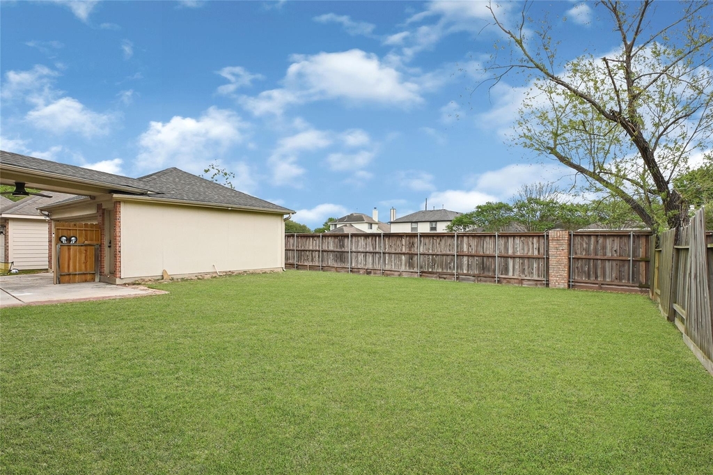 11915 Helene Court - Photo 32