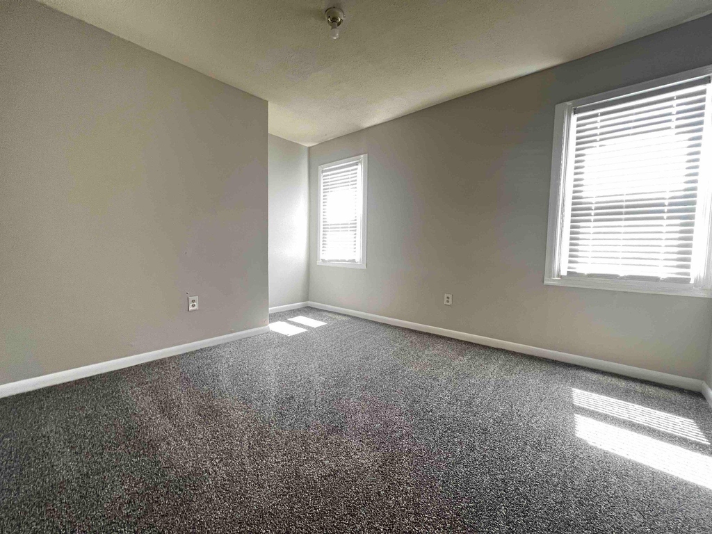 3212 28th Street Se - Photo 4