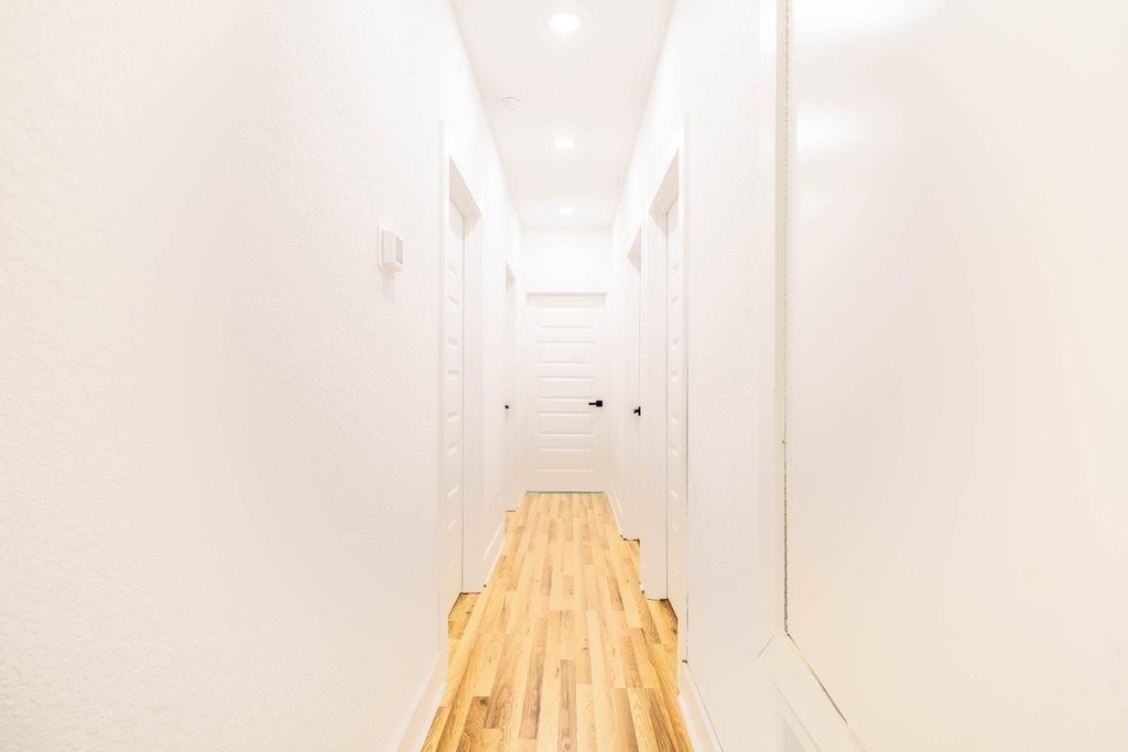 408 Armstrong Street - Photo 10