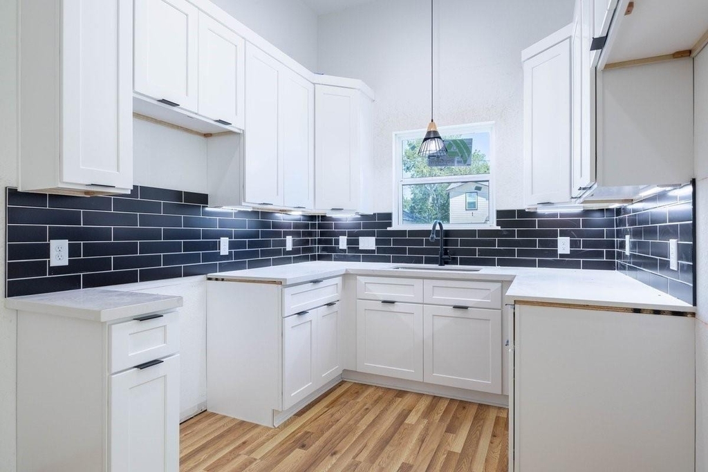 408 Armstrong Street - Photo 7