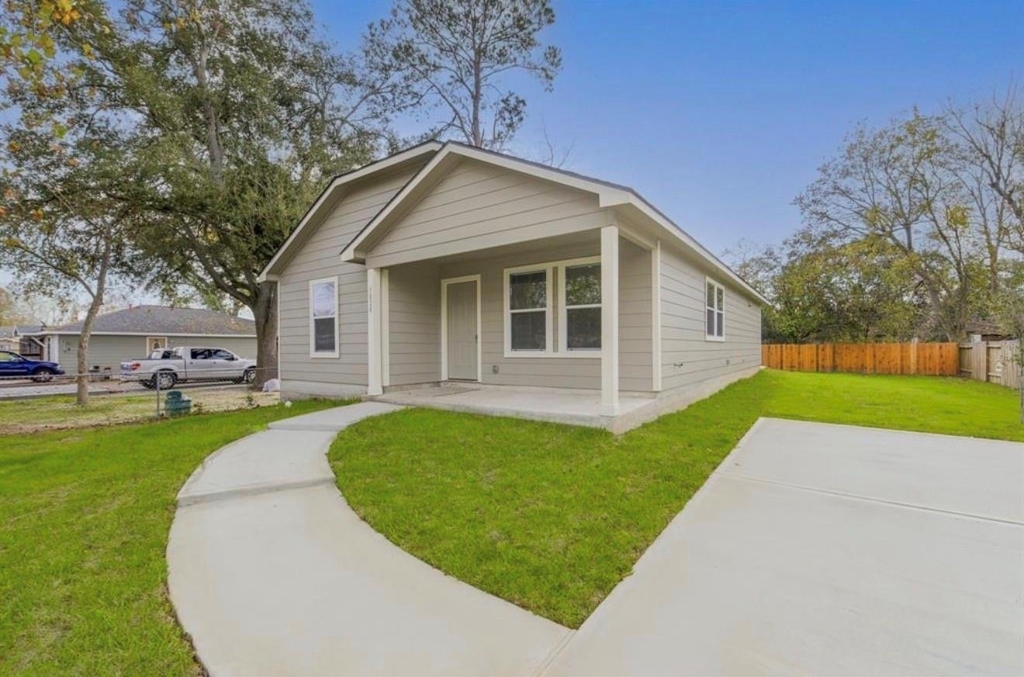 5824 Glen Lee Drive - Photo 0