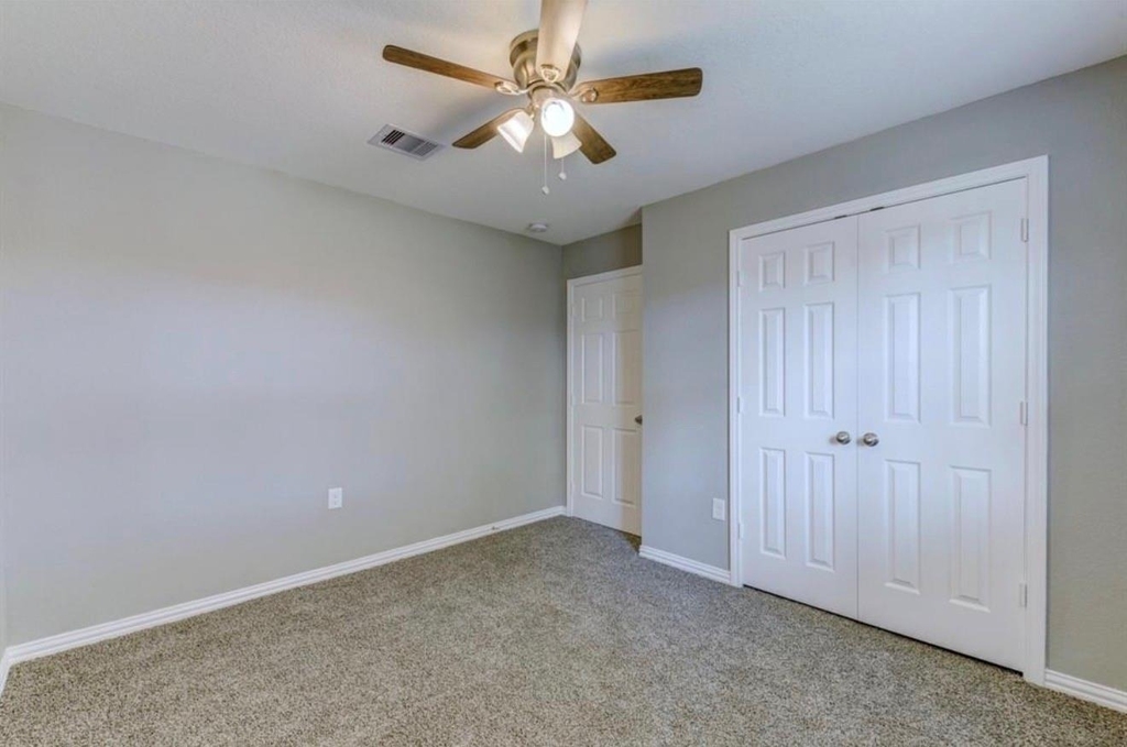 5824 Glen Lee Drive - Photo 11
