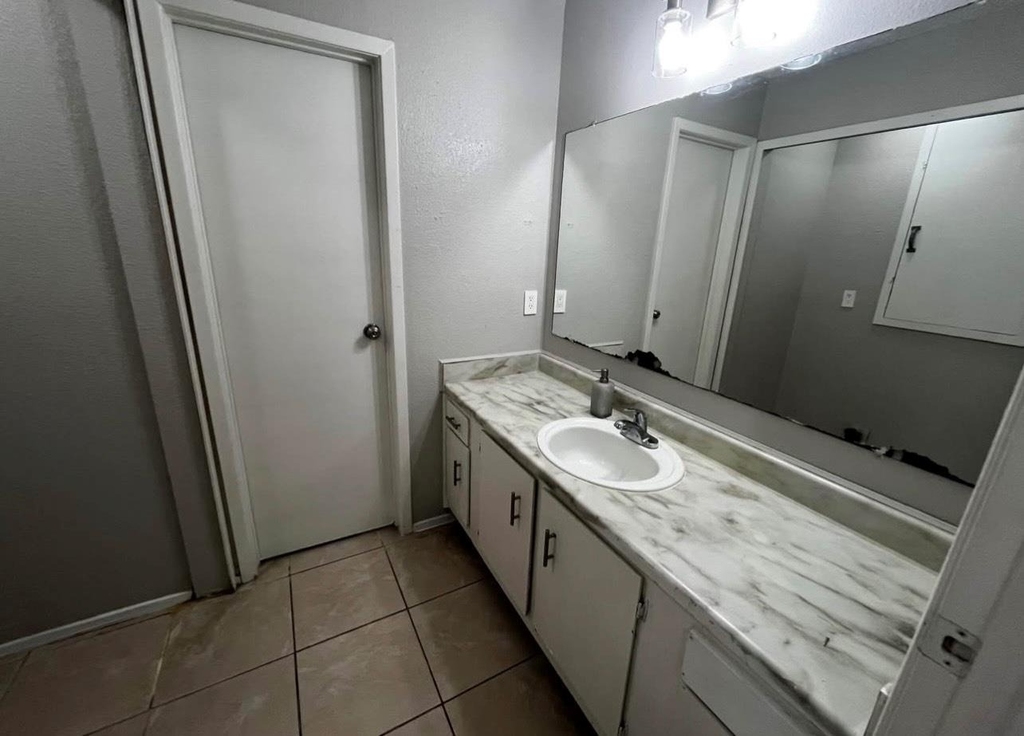 12118 W Bellfort Avenue - Photo 6