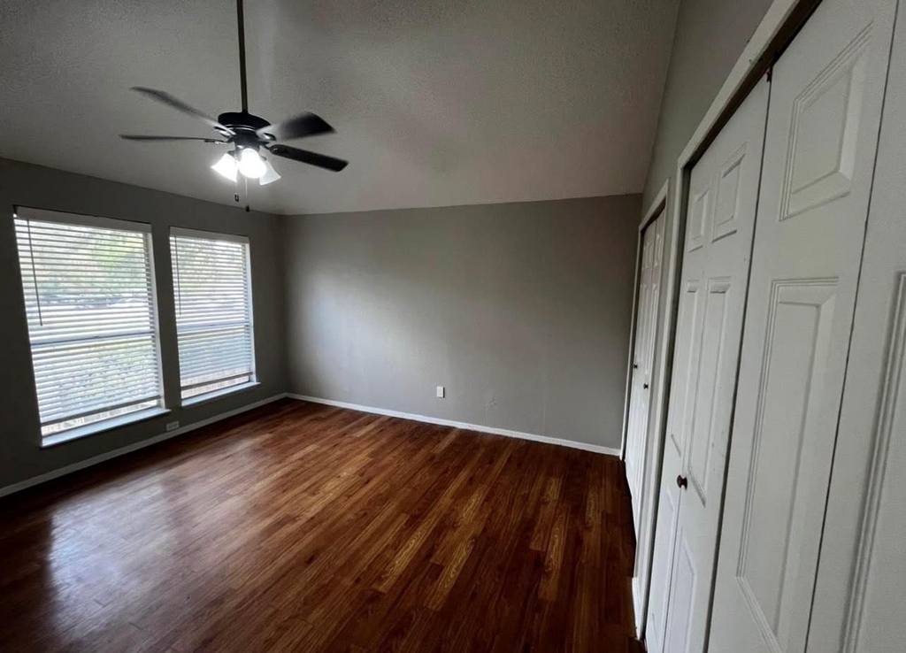 12118 W Bellfort Avenue - Photo 10