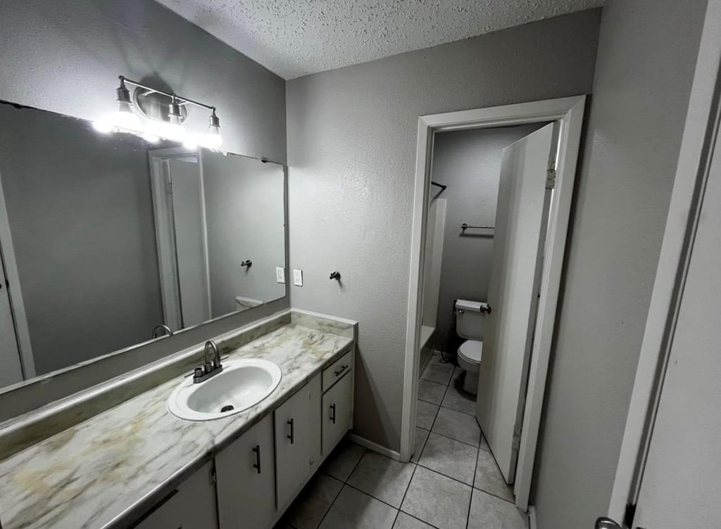 12118 W Bellfort Avenue - Photo 9