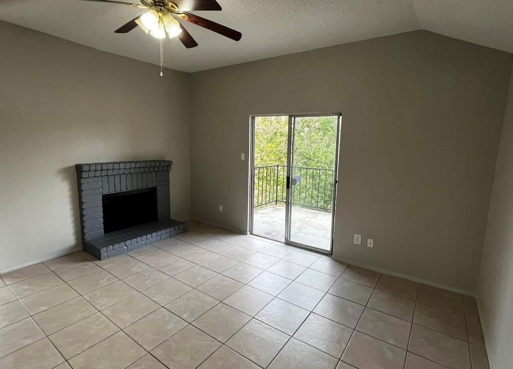 12118 W Bellfort Avenue - Photo 3