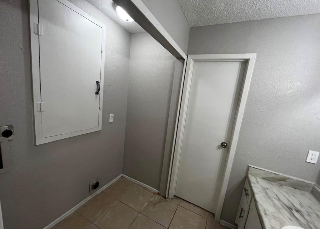 12118 W Bellfort Avenue - Photo 7