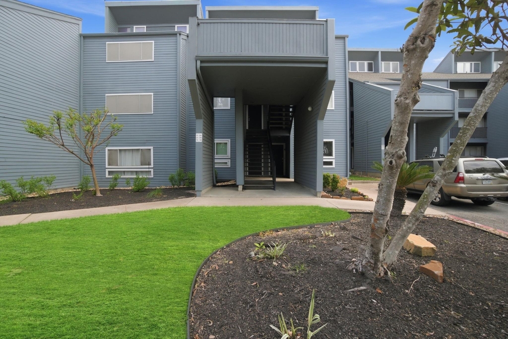 12500 Melville Drive - Photo 6