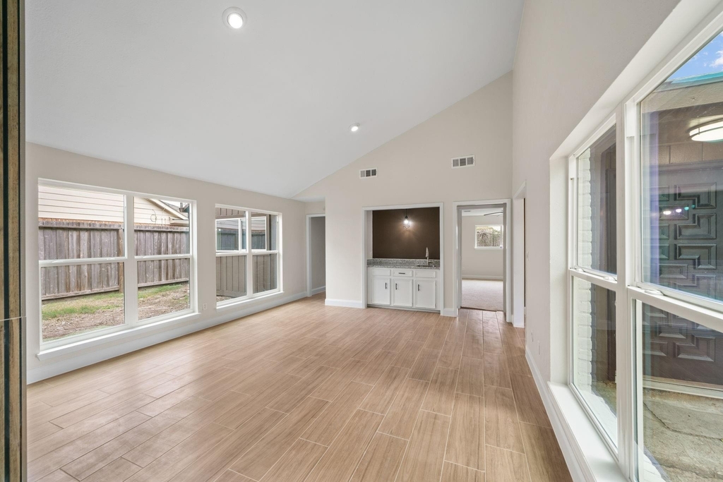 15034 Rose Valley Drive - Photo 6